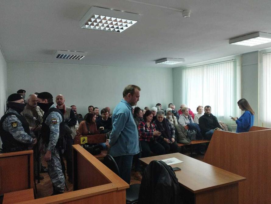 Россиянина осудили на 2 года за дискредитацию армии. Его дочь нарисовала антивоенный рисунок на ИЗО