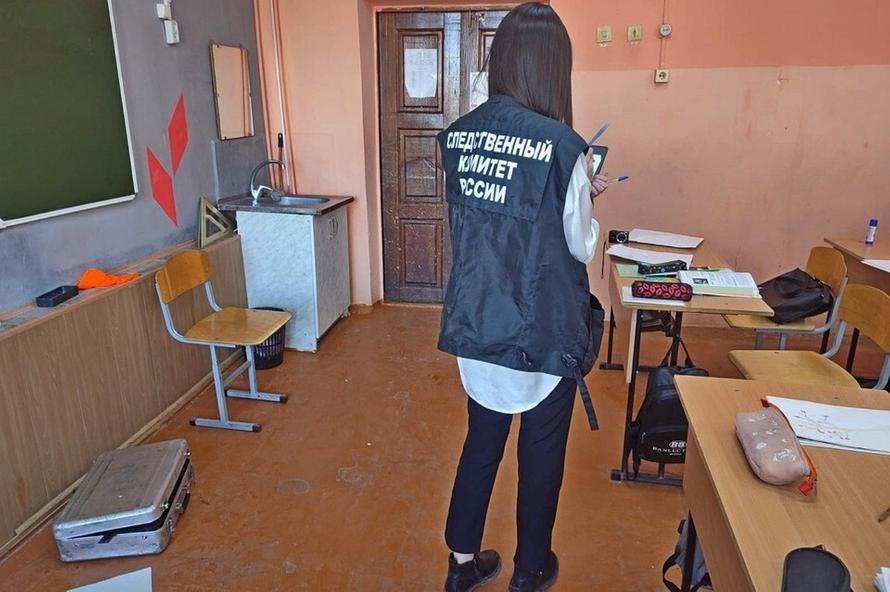 Российская школьница набросилась на одноклассниц с ножом посреди урока