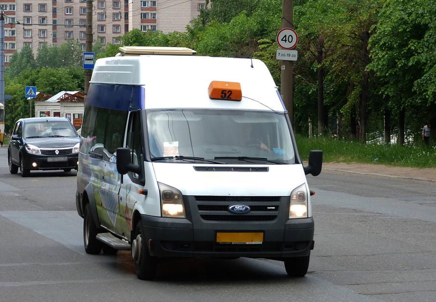 Водитель маршрутки навалял пассажиру прямо около здания ГИБДД