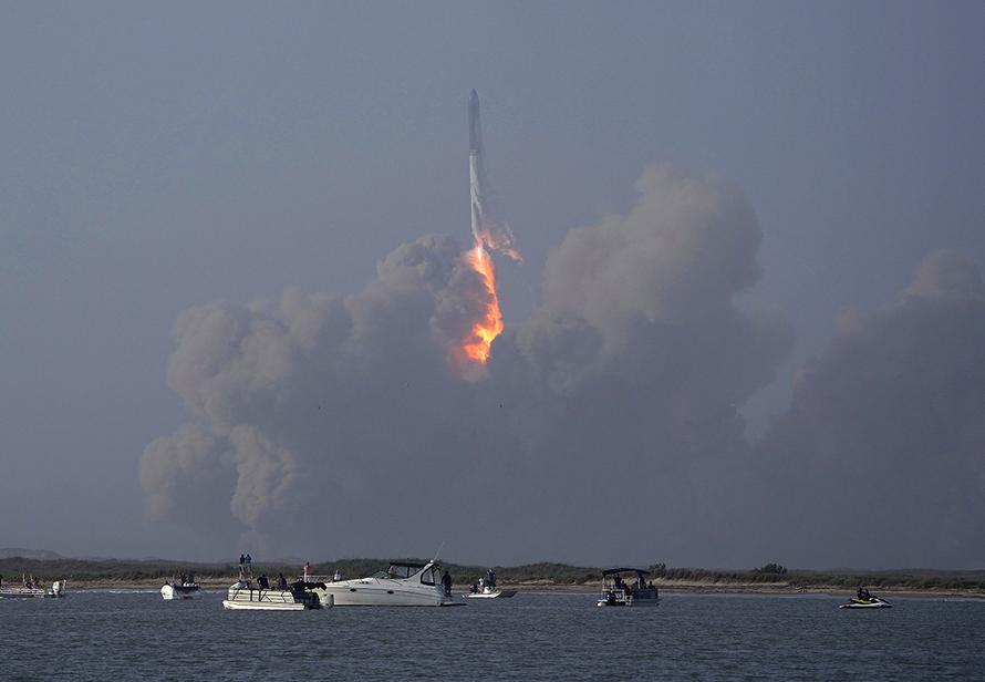 SpaceX запустила самую большую ракету в истории. Но далеко она не улетела