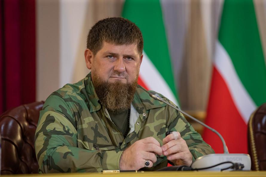 Кадыров попросил Путина заменить «вагнеровцев» на спецподразделение «Ахмат» в Артёмовске