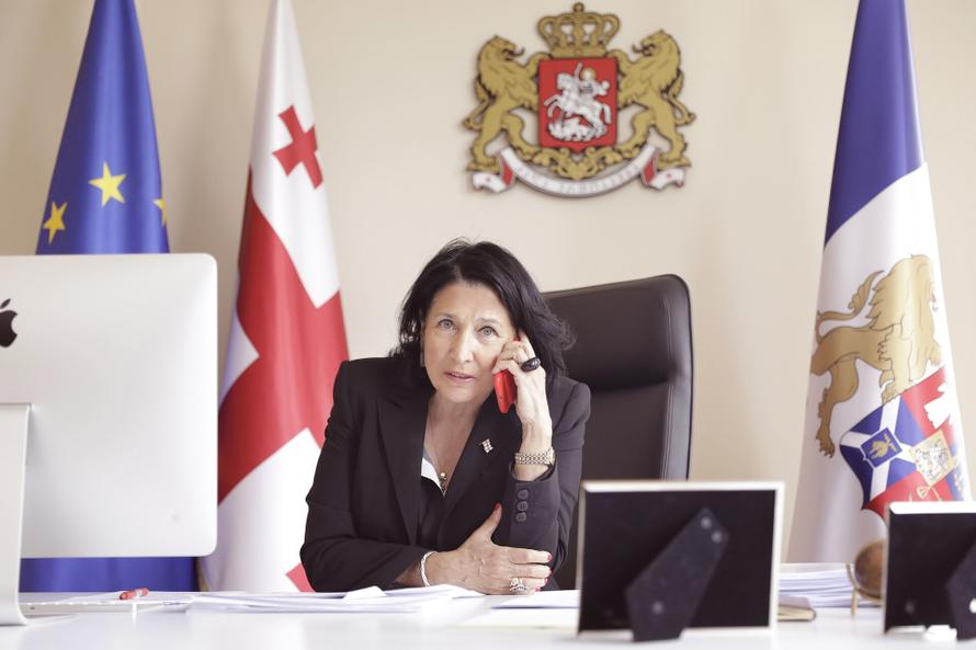 Президент Грузии объявила бойкот Georgian Airways из-за полёта в Россию. А вот пилоты довольны