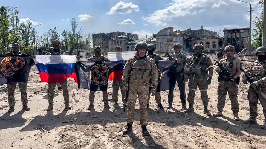 В Минобороны подтвердили взятие Артёмовска. Путин поздравил военных и «вагнеровцев»