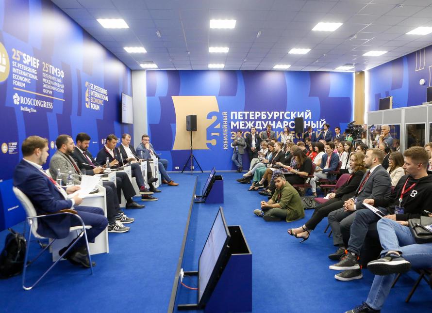 На ПМЭФ-2023 обсудили прогнозы развития рынка труда и программу «Профессионалитет»