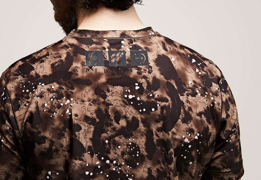 Волшебство без порошка: какие пятна исчезают с одежды сами