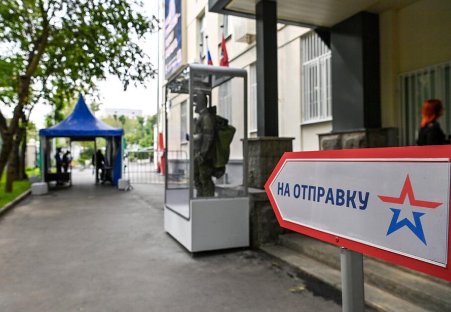 Российских контрактников официально обяжут соблюдать присягу. За отказ — увольнение