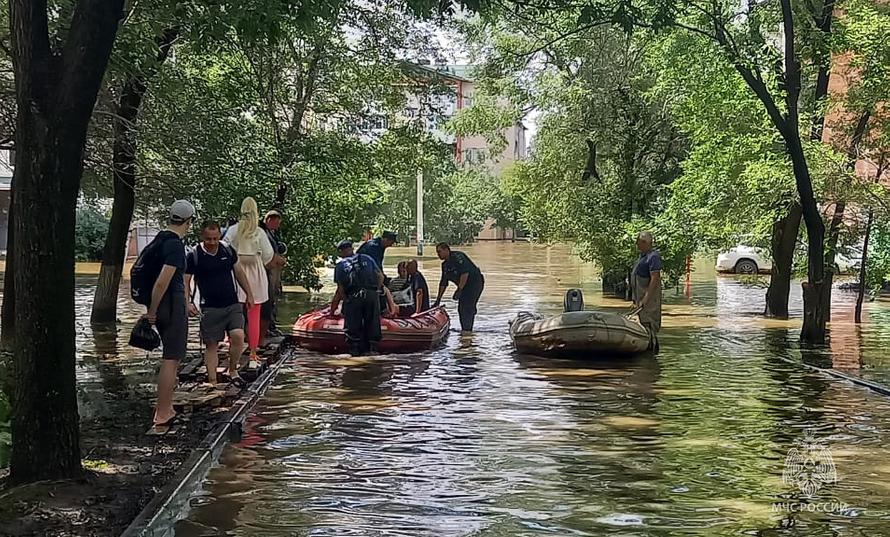«Так не топило ни разу». В российском регионе ввели режим ЧС из-за наводнения