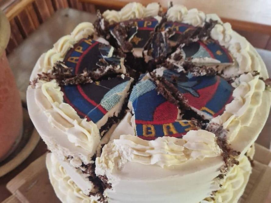 Десятки российских лётчиков попытались отравить тортом на Кубани. Что известно