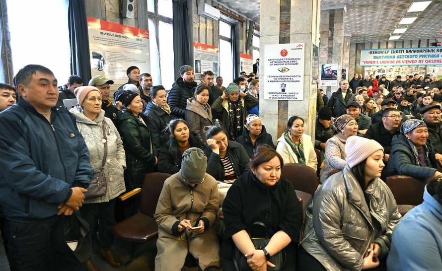 Десятки человек погибли при аварии на шахте в Казахстане. Главное