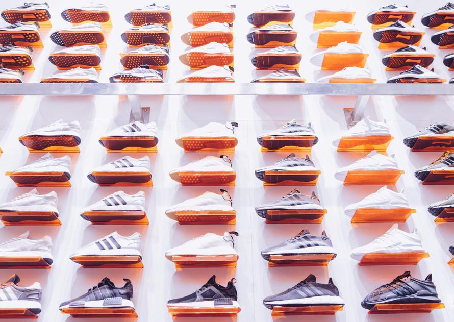 Магазин с Adidas и Reebok заработал в России. Но цены не порадовали