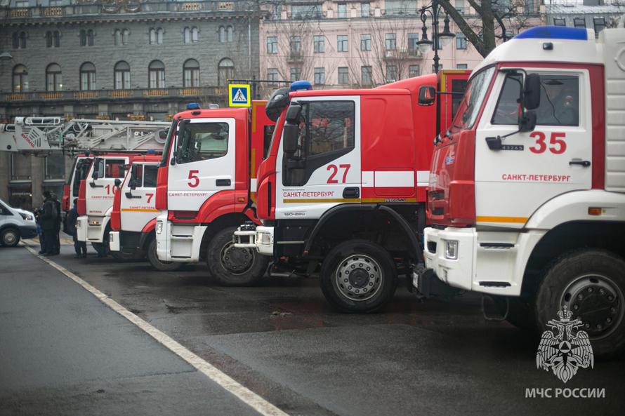 Шестиэтажный дом обрушился в Петербурге. В нём находились хостелы