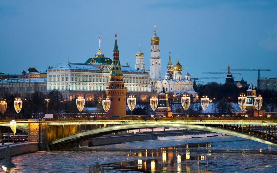 Москвичи скоро скатятся в барическую ложбину. Чем это грозит метеозависимым