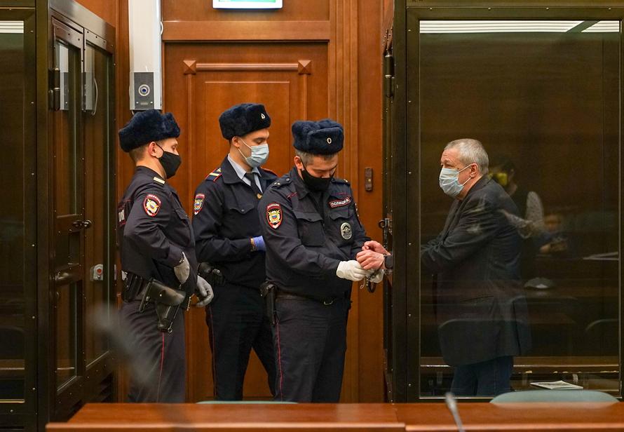 Ефремова могут выпустить по УДО. Когда актёр окажется на свободе?