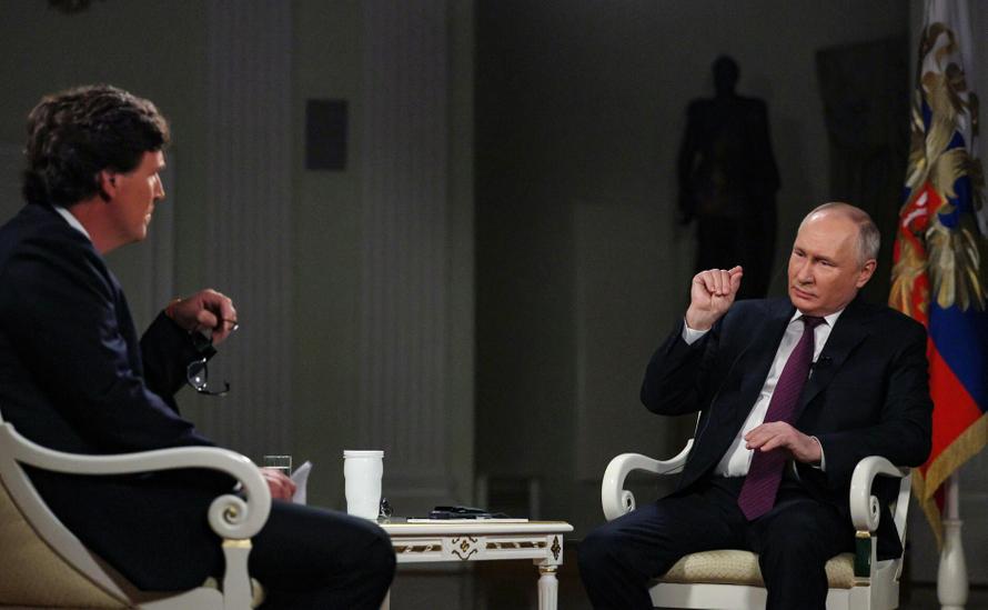 Как мир отреагировал на интервью Путина Карлсону? Главное
