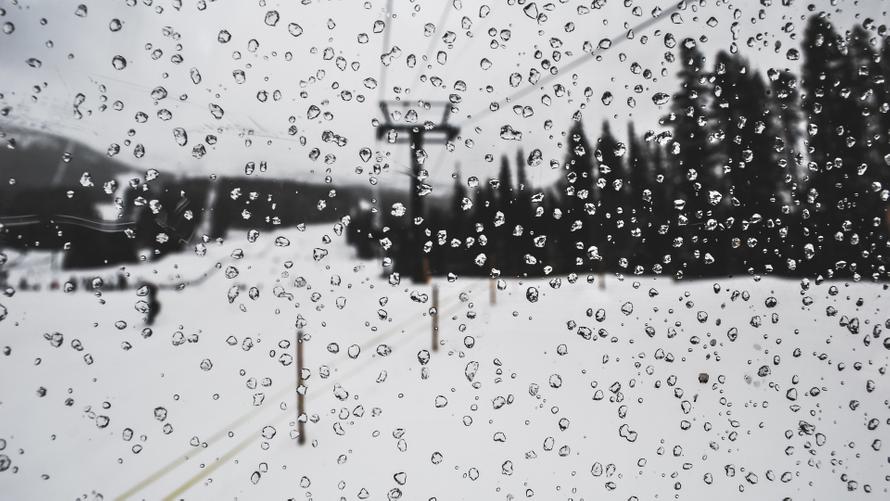 Москвичей предупредили о ледяном дожде. Когда ждать капризов погоды?