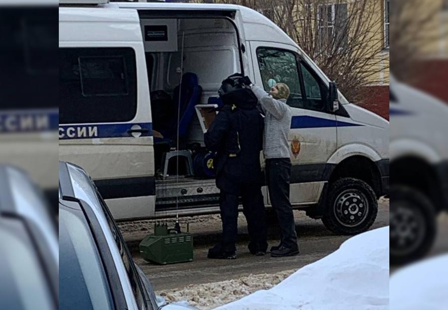 Заминированную машину обнаружили в подмосковном городе. Жильцы четырёх домов эвакуированы