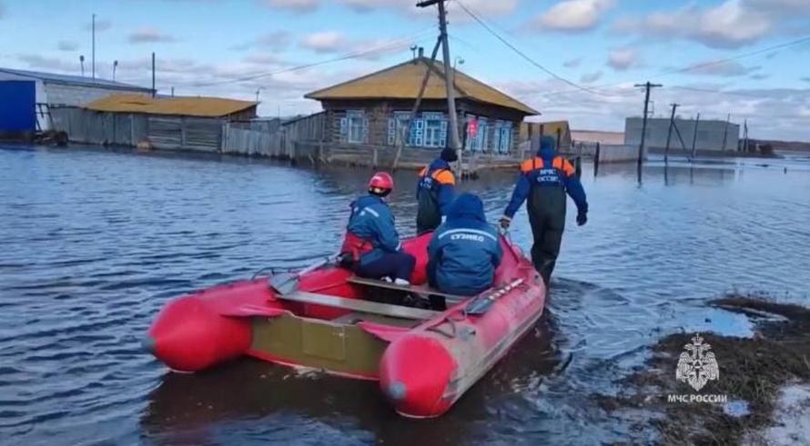 «Вода пошла на город»: уровень реки Тобол в Кургане вырос на полметра за ночь. Что известно