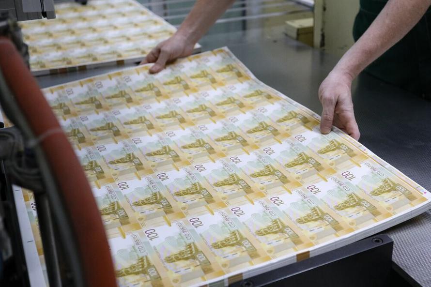 Российский слесарь выиграл в лотерею и стал мультимиллионером. Куда он потратит деньги