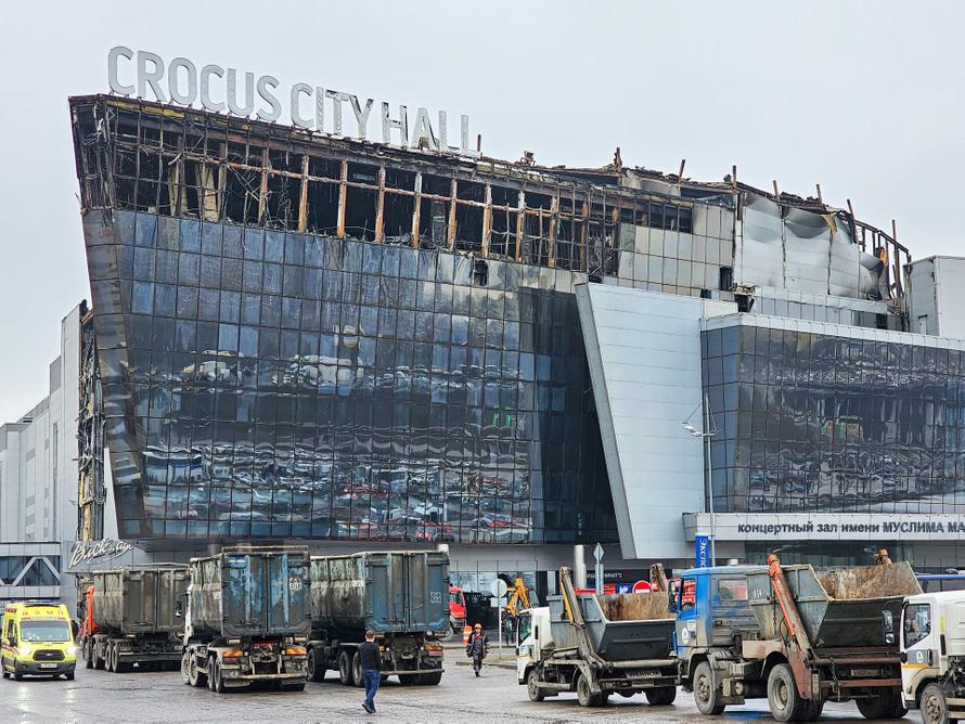 На сотрудников «Крокуса» завели уголовное дело после теракта. В чём их подозревают