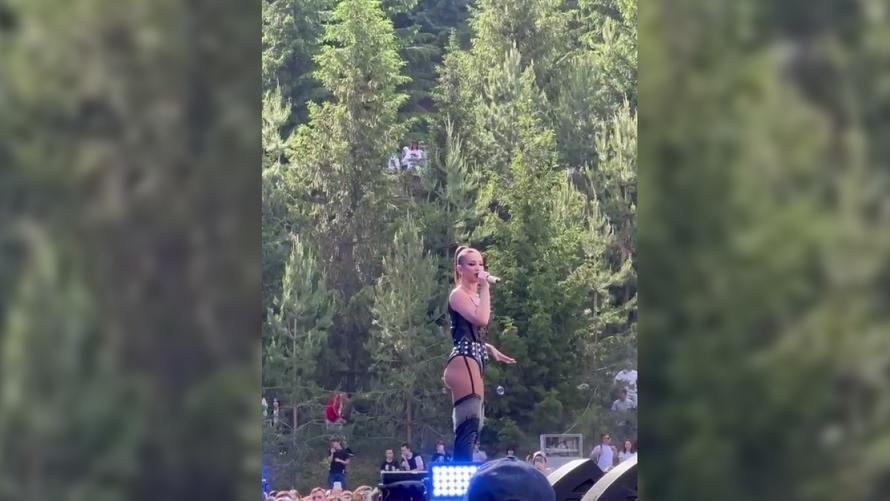 Бузова выступила в «голом» наряде в День защиты детей и попала под шквал критики. Что ей за это будет
