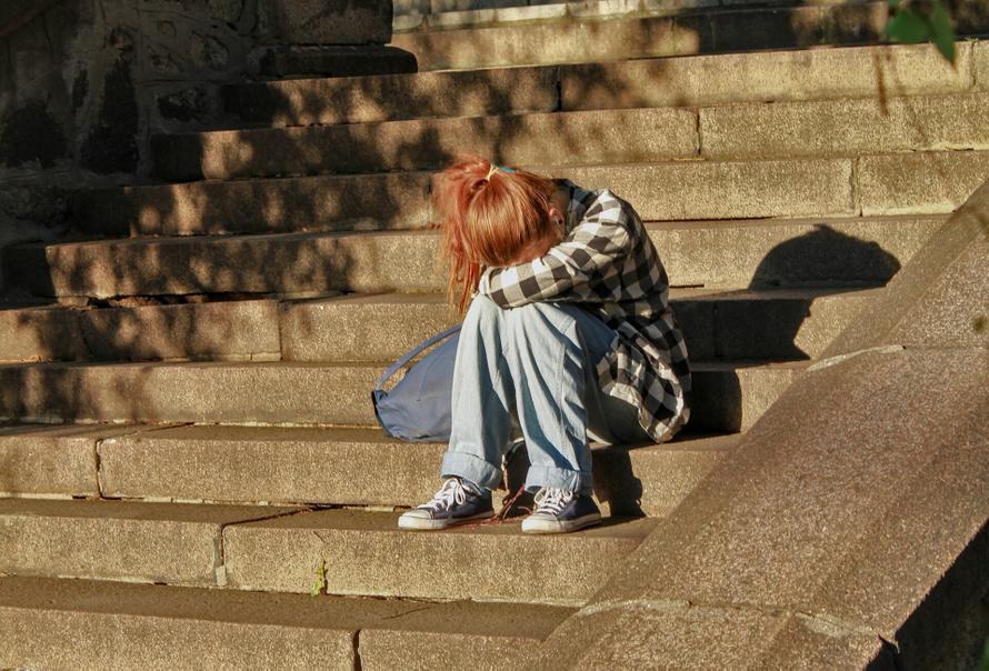 В Подмосковье мигрант затащил 10-летнюю девочку к себе в фургон с хот-догами. Что было дальше
