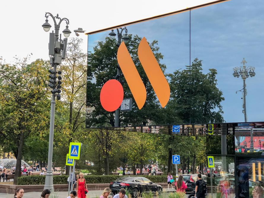 Москвич отсудил почти 1 млн рублей у ресторана «Вкусно — и точка». Что ему не понравилось