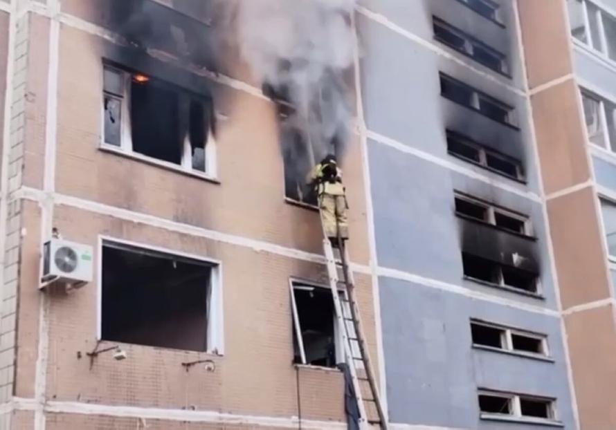 В российской многоэтажке прогремел взрыв, есть погибшие. Подробности ЧП