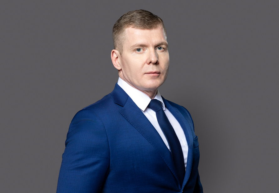 Шампанским по голове: высокопоставленного чиновника Минэнерго задержали за драку. Подробности