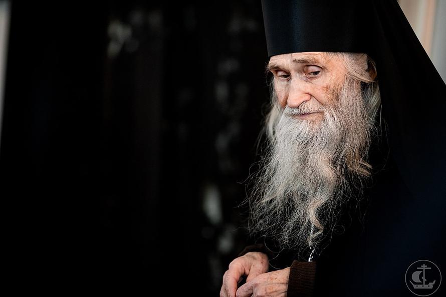 СМИ: 92-летнего духовника патриарха Кирилла похитили ради выкупа. Что известно