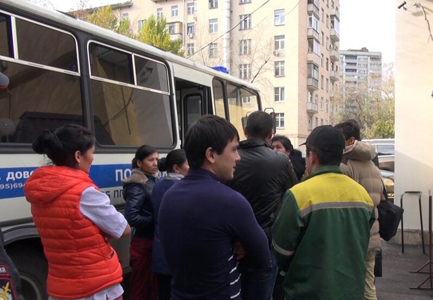 Депутаты предложили 5 новых способов борьбы с нелегалами в России. Что известно