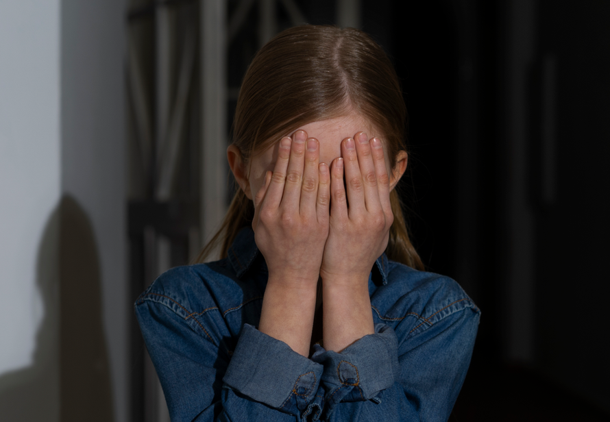 Российскую школьницу уличили в дискредитации армии. Что натворила 10-летняя девочка