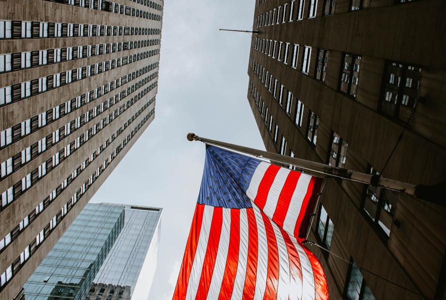 Голливудские знаменитости массово бегут из США. При чём тут Трамп