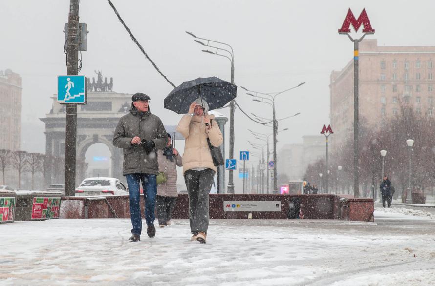 В Подмосковье всего за сутки выросли январские сугробы. Когда закончится снегопад в столице