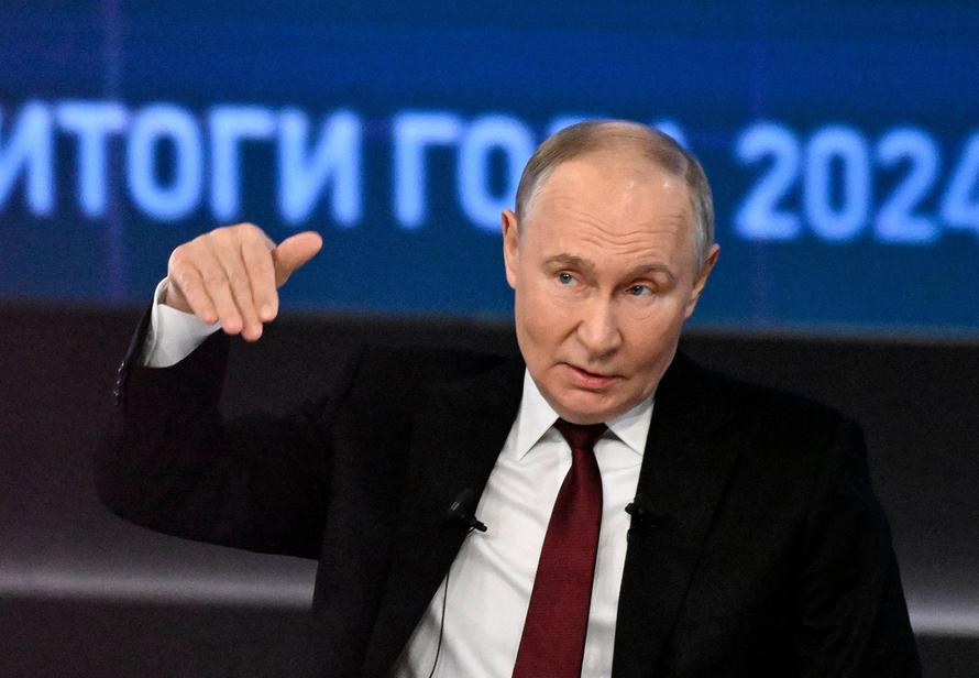 «Это не поражение России». Путин прокомментировал военный переворот в Сирии