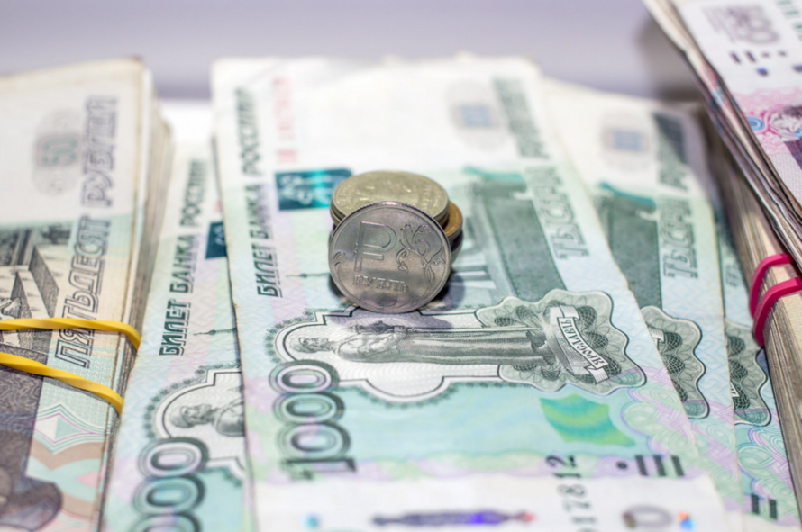 Не позднее 20 декабря: в Госдуме предложили обязать выдавать 13-ю зарплату к Новому году. Конкретика