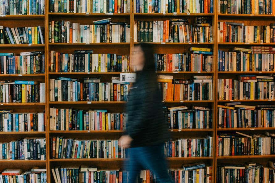 Книгу о спасении 2500 еврейских детей во время войны отозвали из-за одной фразы. Подробности