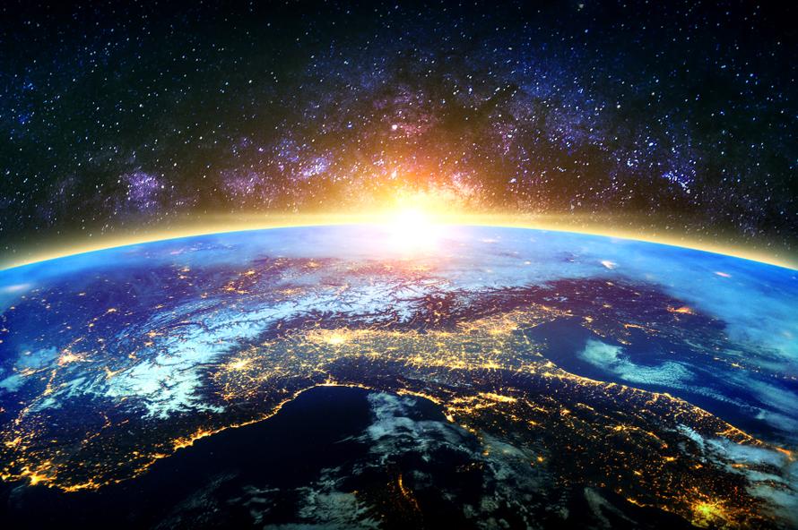 Неисправная космическая станция рухнет на Россию в середине мая. Каким регионам приготовиться