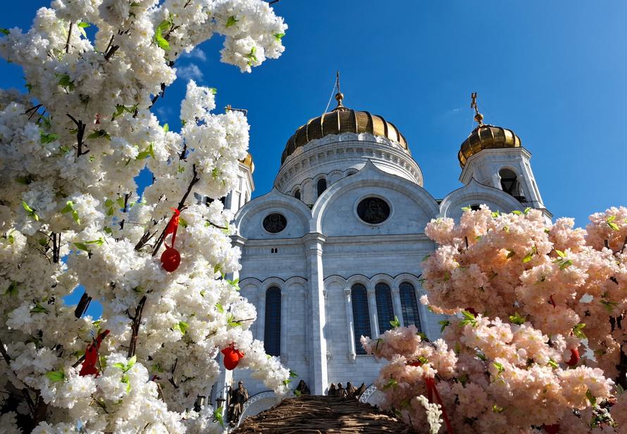 Законопроект против «крестопадов» внесли в Госдуму. Как религиозные символы защитят от стирания