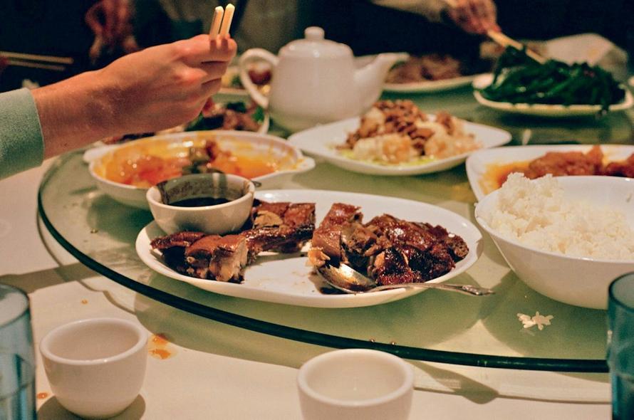 Вкусно, но грустно: топ-5 продуктов, которые чаще всего приводят к сильным отравлениям