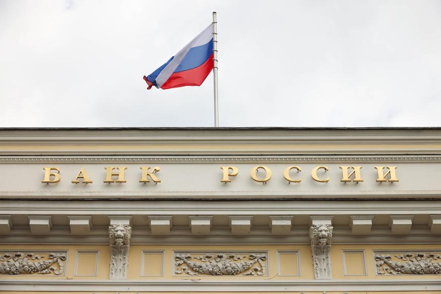 Банк России опустил ключевую ставку до 18%. Продолжит ли она снижаться — прогнозы