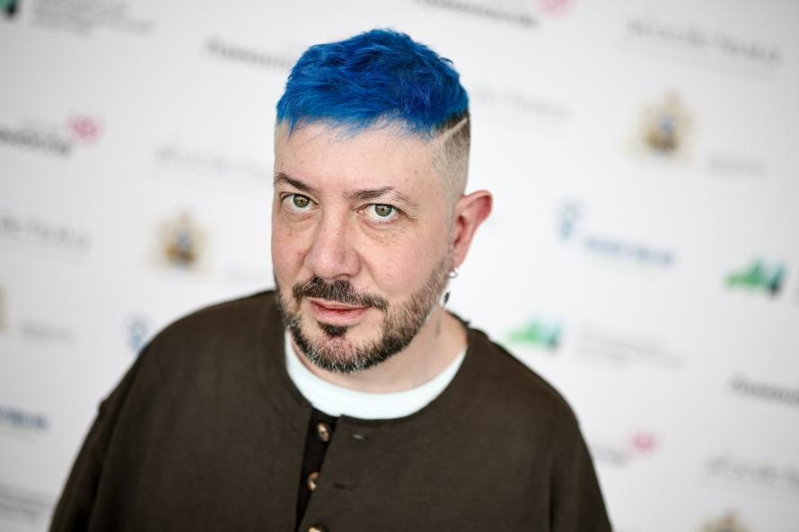 Артемий Лебедев стал отцом в 11-й раз. Что известно о семье 50-летнего дизайнера