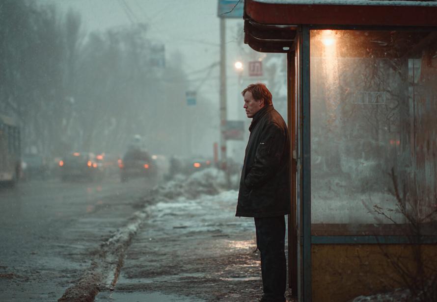 На остановках решили запретить продажу сигарет. Что будет с курильщиками и киосками