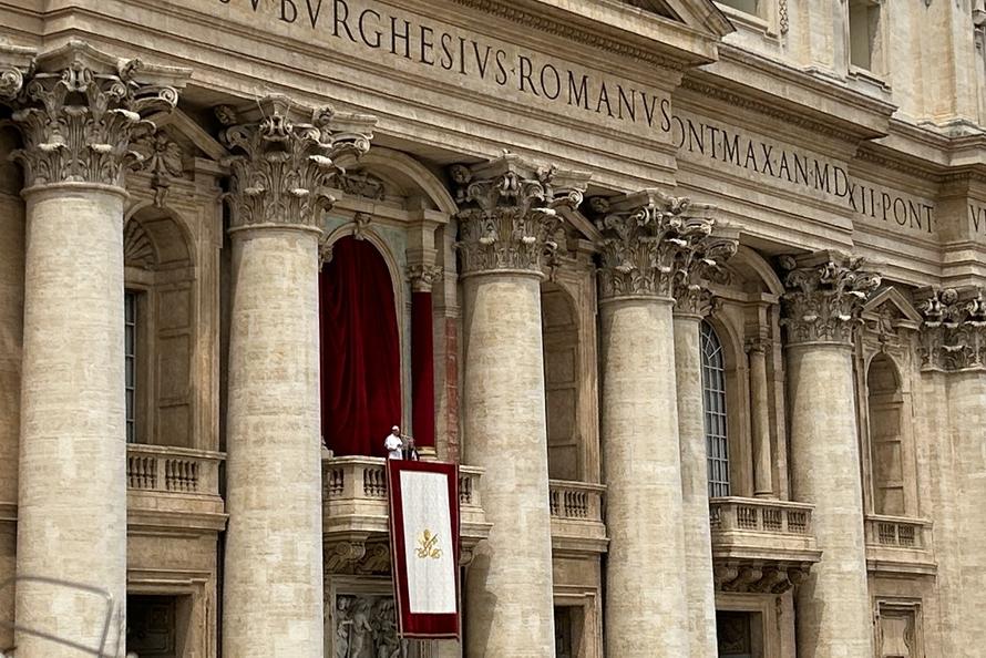 Папа римский причислил к лику святых 15-летнего подростка. Считается, что он спасает жизни из гроба