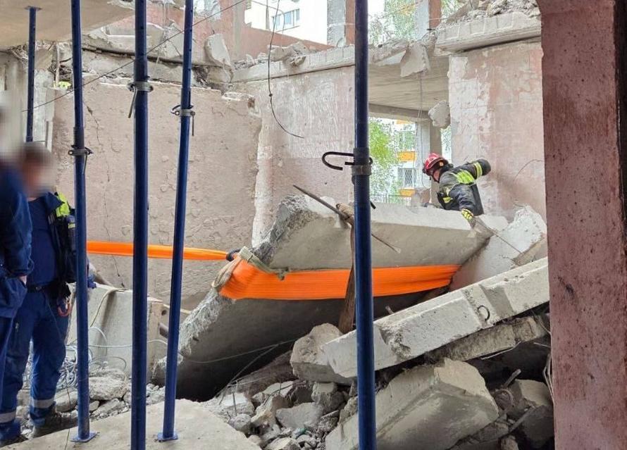 В Москве во время ремонта обрушилась часть школы. Есть погибшие