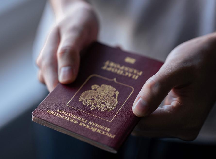 Россиянин 52 года жил не под своей фамилией. Он узнал об этом, когда не смог получить наследство