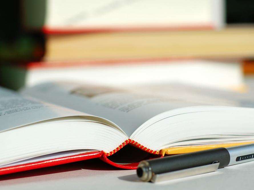 Перейдут ли школы на электронные учебники? В Минпросвещения дали чёткий ответ