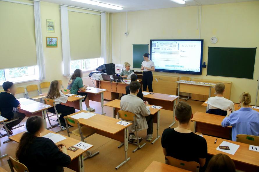 В Госдуме предложили отменить учёбу по субботам в школах. Чем депутатов не устраивает шестидневка