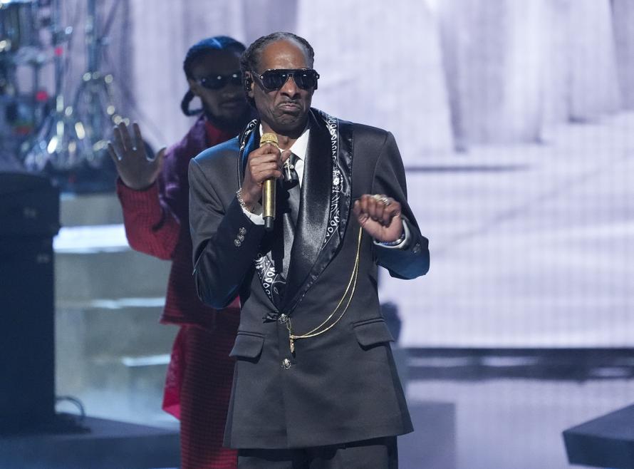 Частный самолёт, $2 млн и ретроприставка: на каких условиях Снуп Догг готов выступить в России