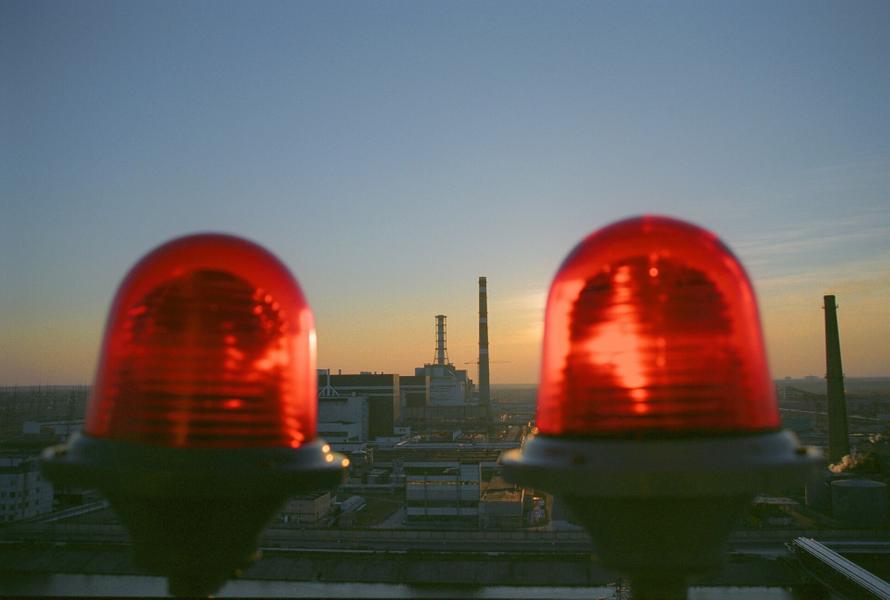 Украина заявила о блэкауте и чрезвычайной ситуации на Чернобыльской АЭС