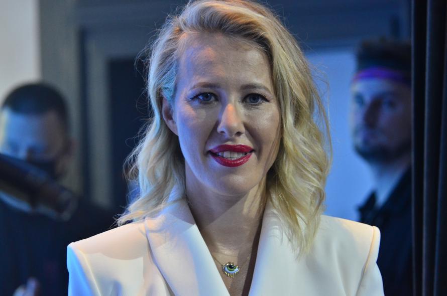 На Ксению Собчак подали в суд из-за долгов по коммуналке. Что ей грозит, рассказал специалист